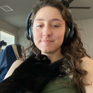 Meet your Posher, Hannah